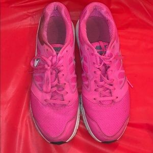 Pink Nike tennis shoes